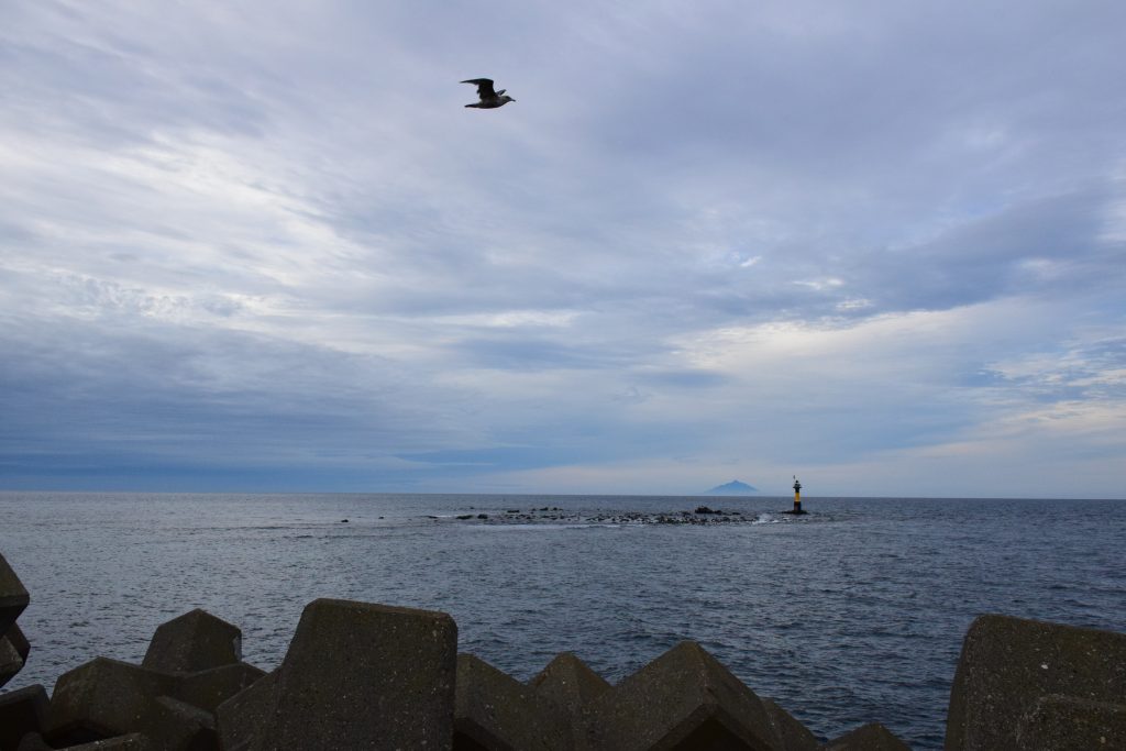 天売島の最北に位置するゴメ岬